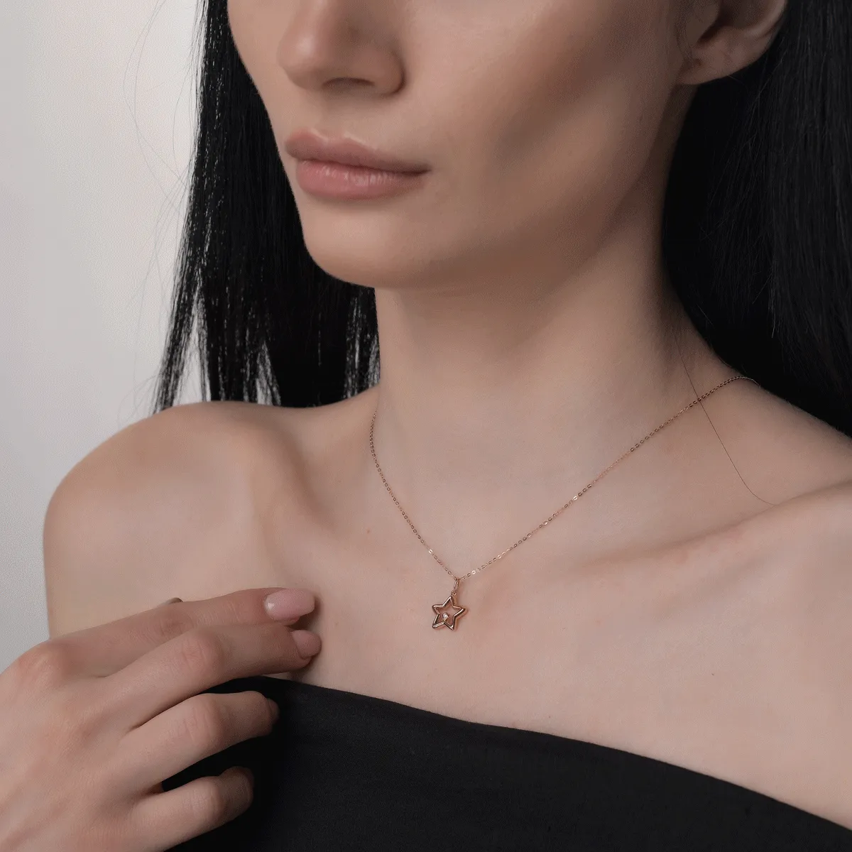 18K rose gold chain with star pendant with diamond of 0.01ct