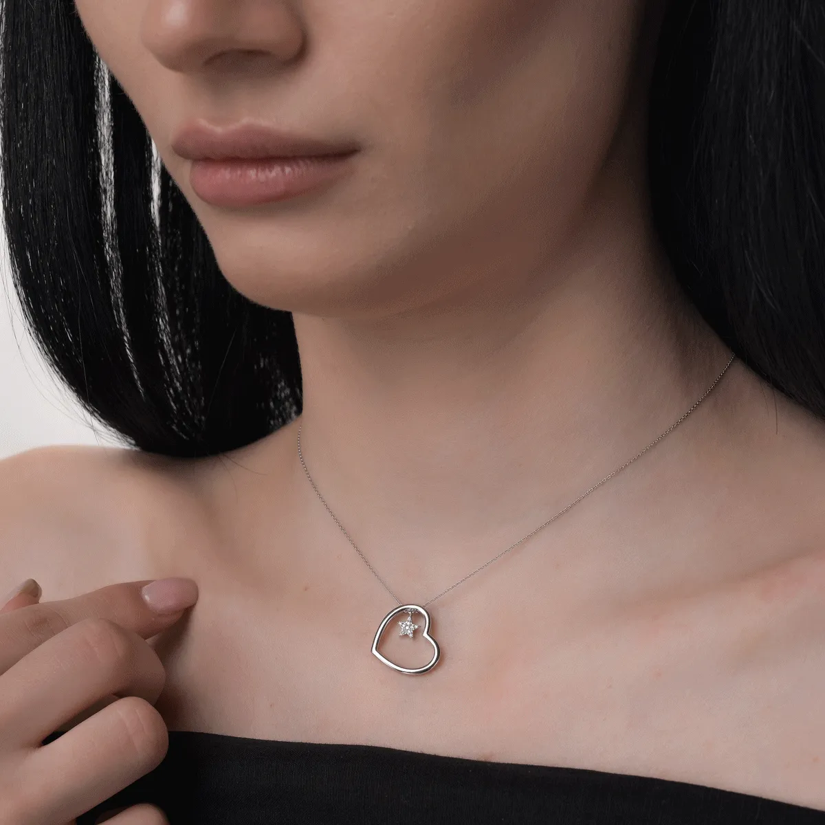 Lant cu pandantiv inima si steluta din aur alb cu diamante de 0.04ct