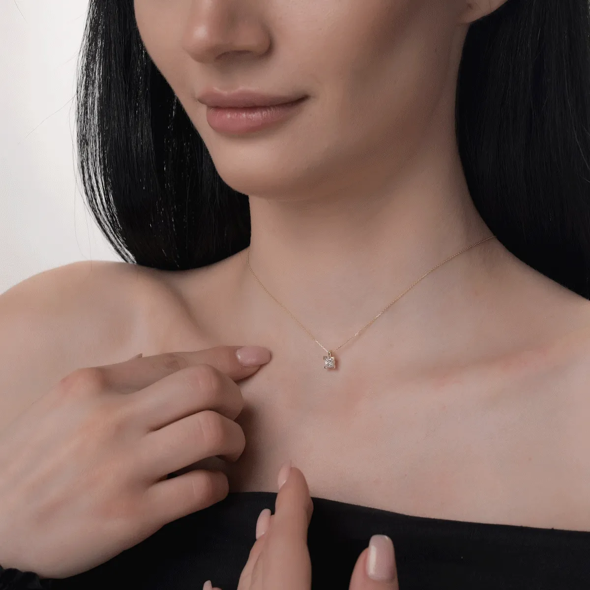 Lant cu pandantiv din aur galben cu diamante princess de 0.4ct