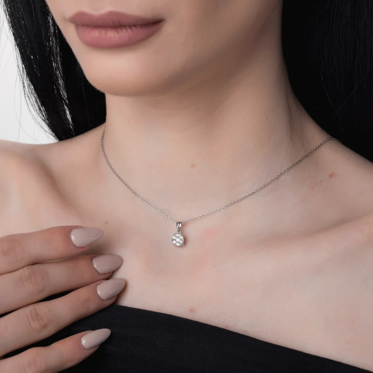 Pandantiv din aur alb cu diamante de 0.2ct