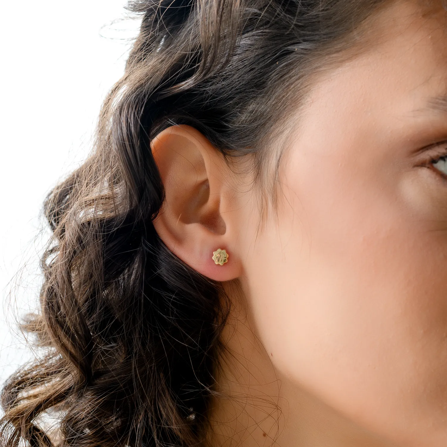 Yellow gold floral earrings