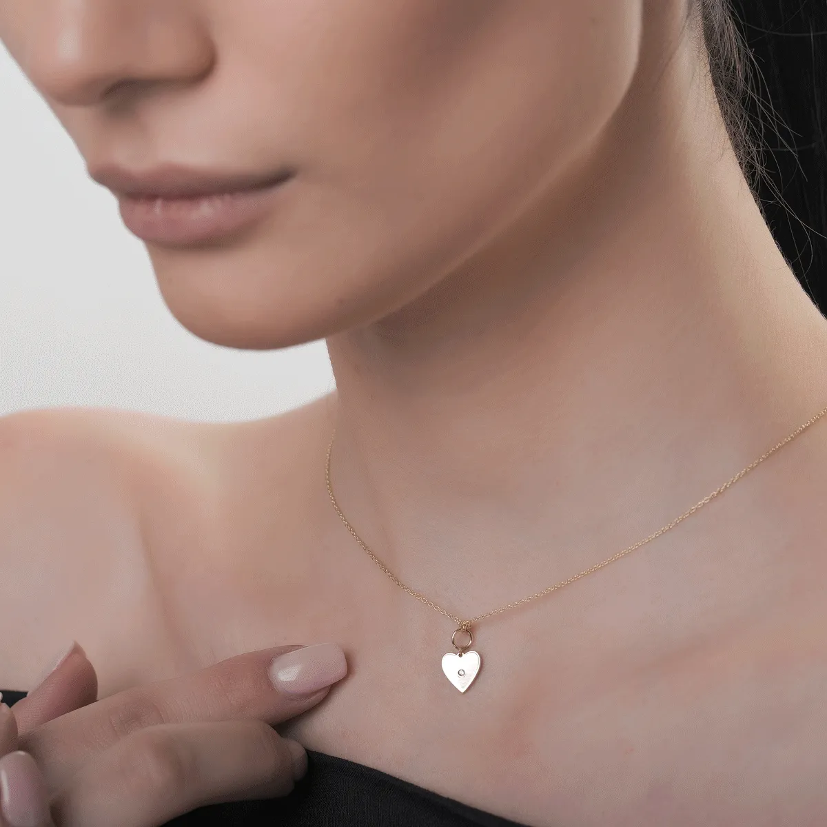 Lant cu pandantiv inimioara din aur galben