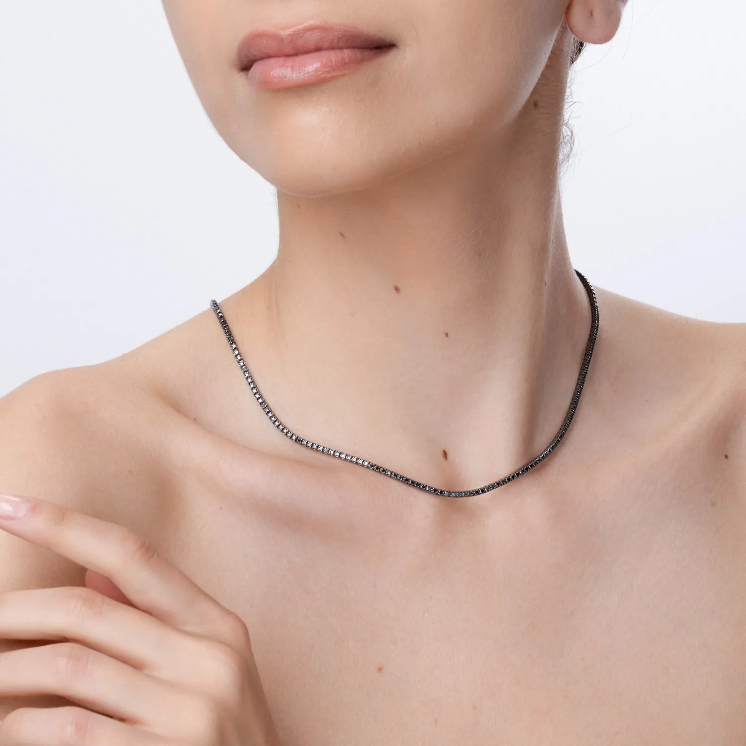 Colier tennis din aur negru cu diamante negre de 3.2ct