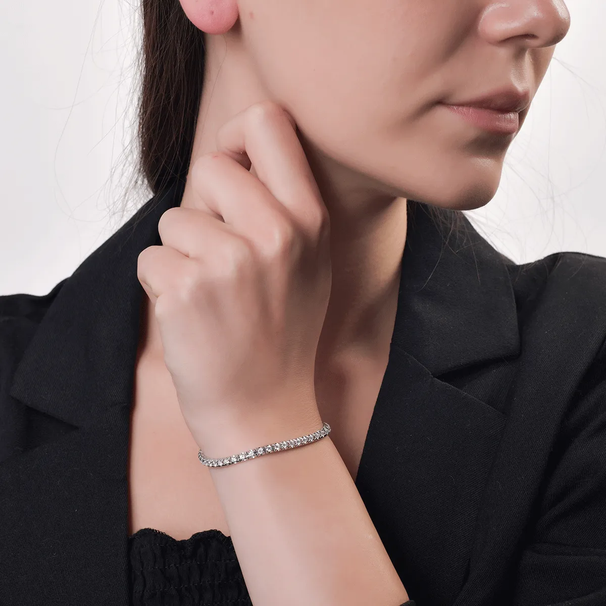 Fehérarany tenisz karkötő 2.10ct gyémántokkal