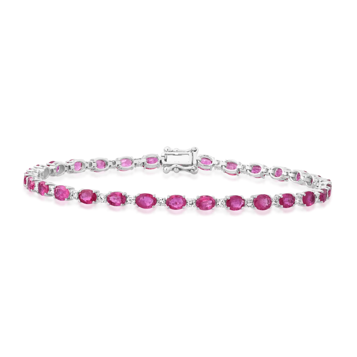 18K white gold tennis bracelet with rubies of 5.16ct and diamonds of 0.66ct