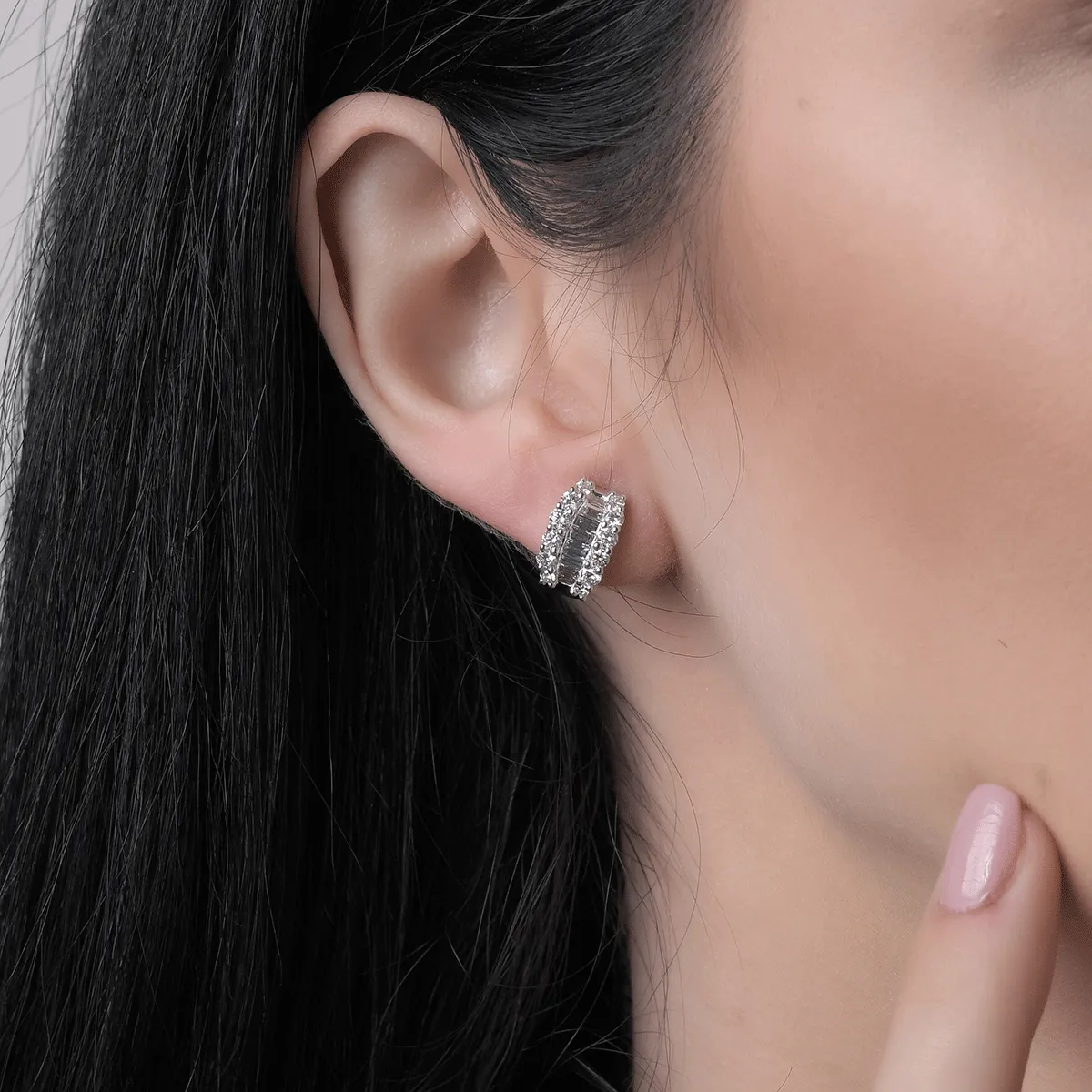 Cercei din aur alb cu diamante de 1.23ct