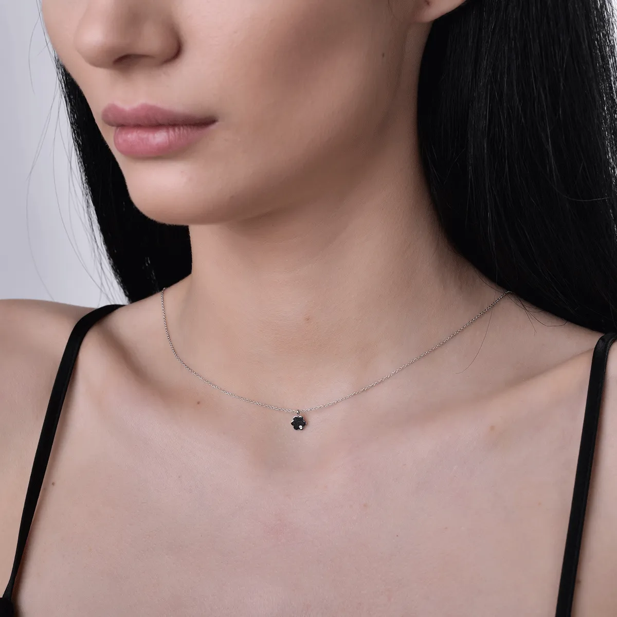 Колие с висулка с цветя от 14K бяло злато