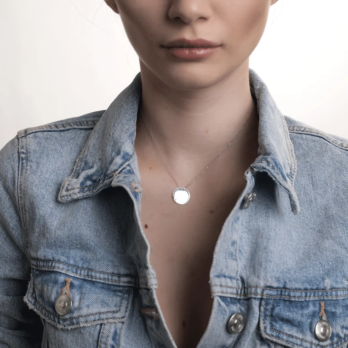 Nyaklánc pénzérme medállal 14K-os fehér aranyból