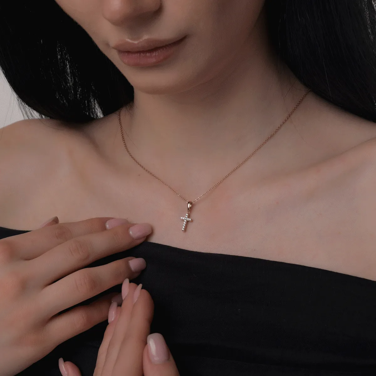 Pandantiv cruce din aur roz de 14K