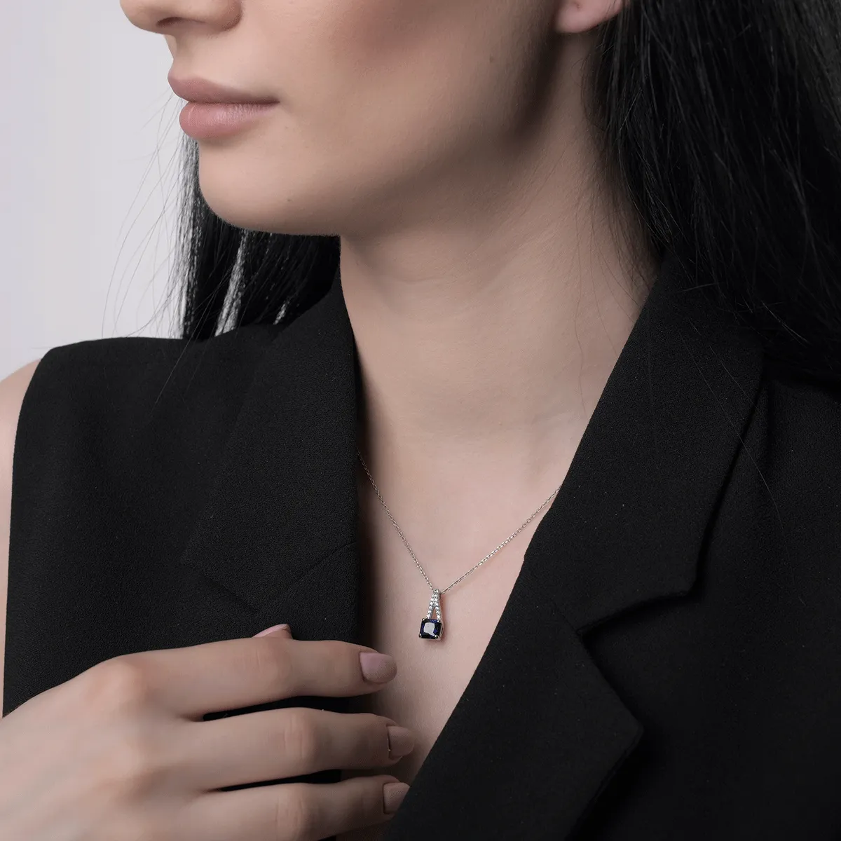 Pandantiv din aur alb