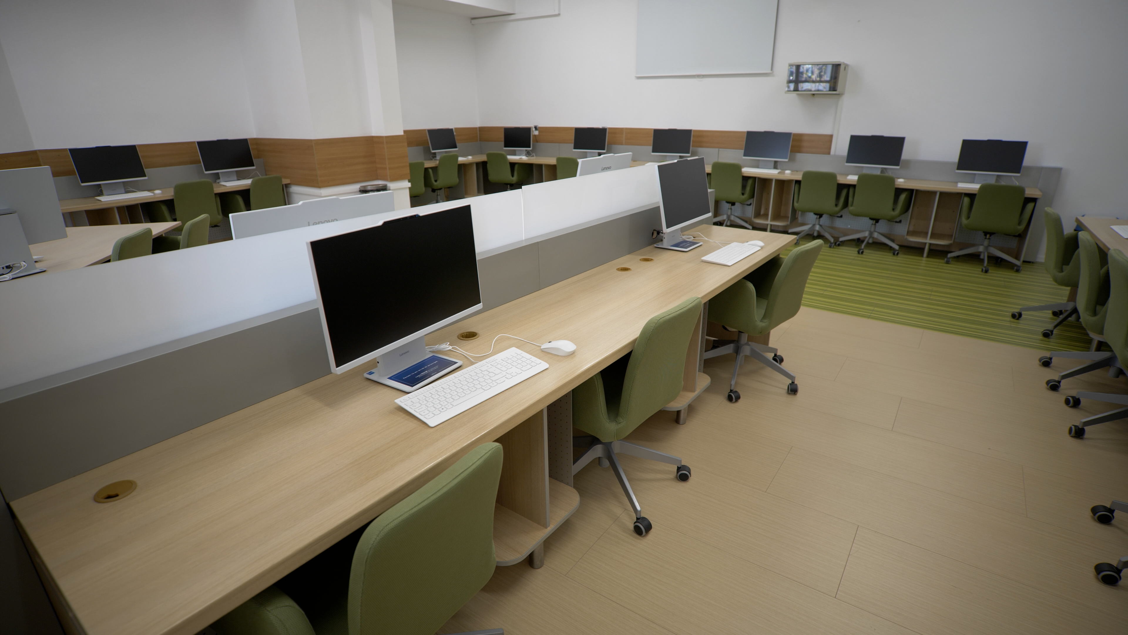 Fundația TEILOR, calculatoare